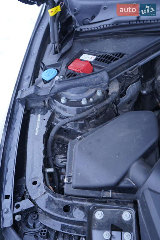 Седан BMW 3 Series 2018 в Попельне