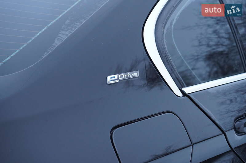 Седан BMW 3 Series 2018 в Попельне