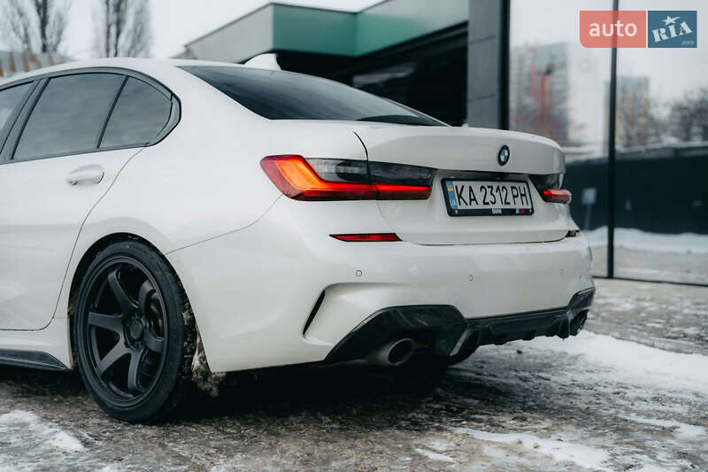 Седан BMW 3 Series 2020 в Киеве