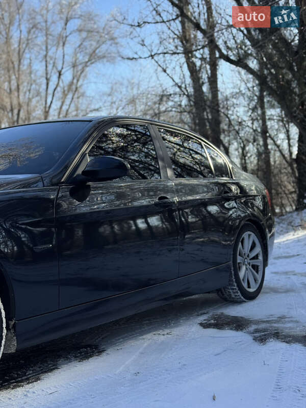 Седан BMW 3 Series 2009 в Полтаве