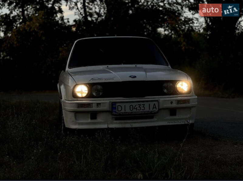 Седан BMW 3 Series 1985 в Кропивницком