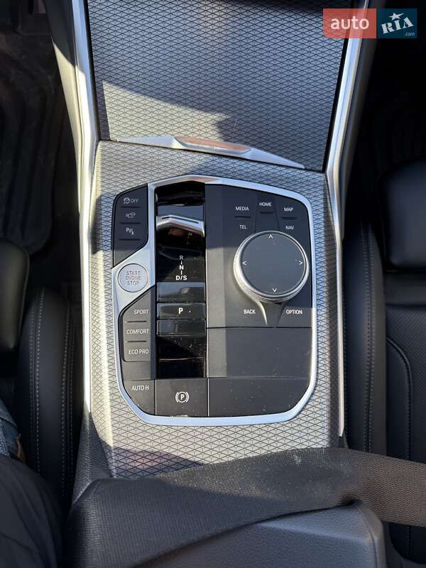 Седан BMW 3 Series 2022 в Киеве