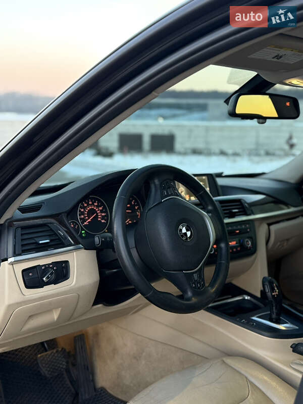 Седан BMW 3 Series 2015 в Киеве