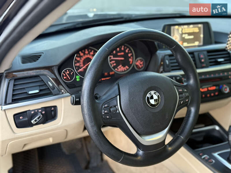 Седан BMW 3 Series 2015 в Киеве