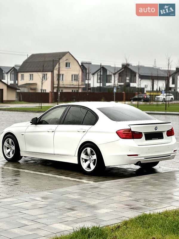 Седан BMW 3 Series 2013 в Ирпене