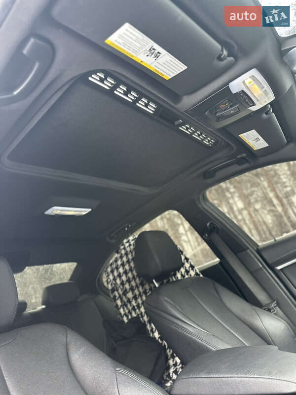 Седан BMW 3 Series 2018 в Киеве