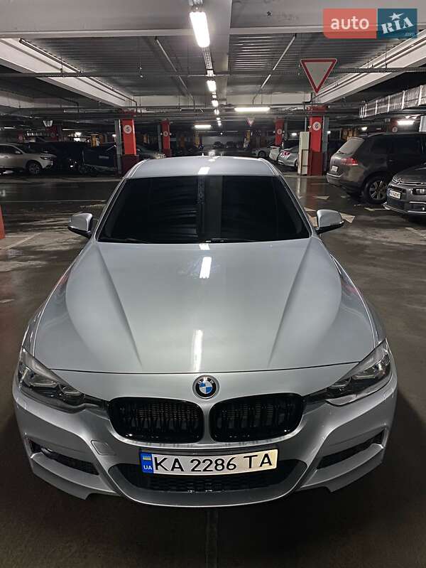 Седан BMW 3 Series 2016 в Киеве
