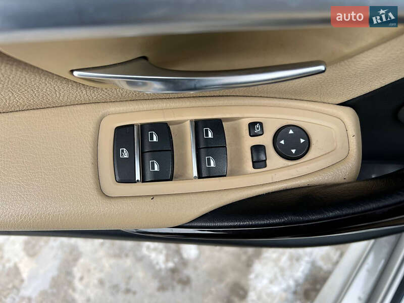 Седан BMW 3 Series 2017 в Киеве