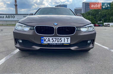 Седан BMW 3 Series 2014 в Києві