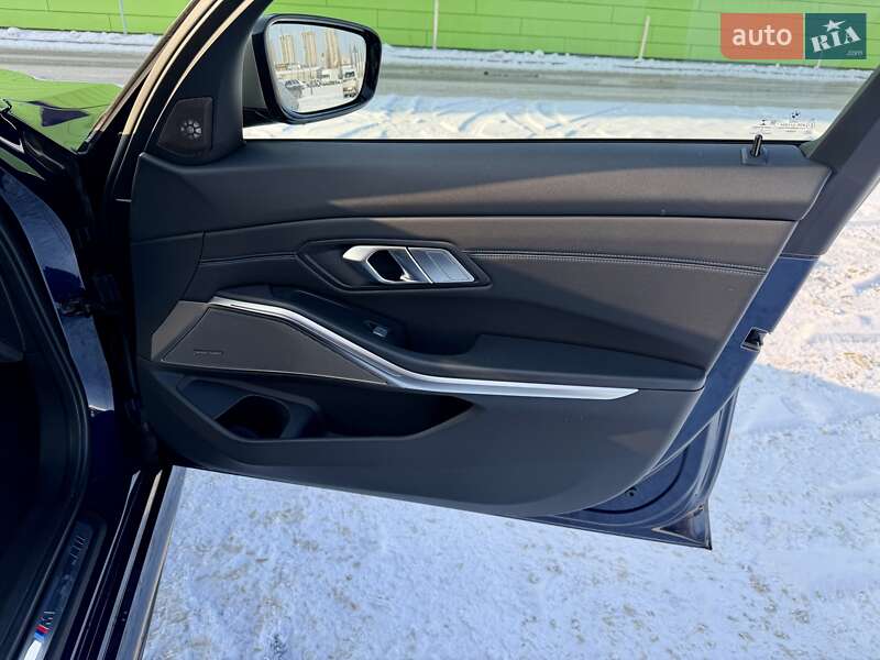 Седан BMW 3 Series 2021 в Киеве