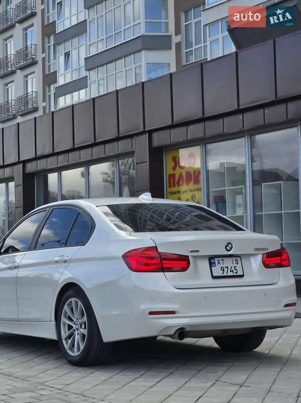 Седан BMW 3 Series 2015 в Виннице