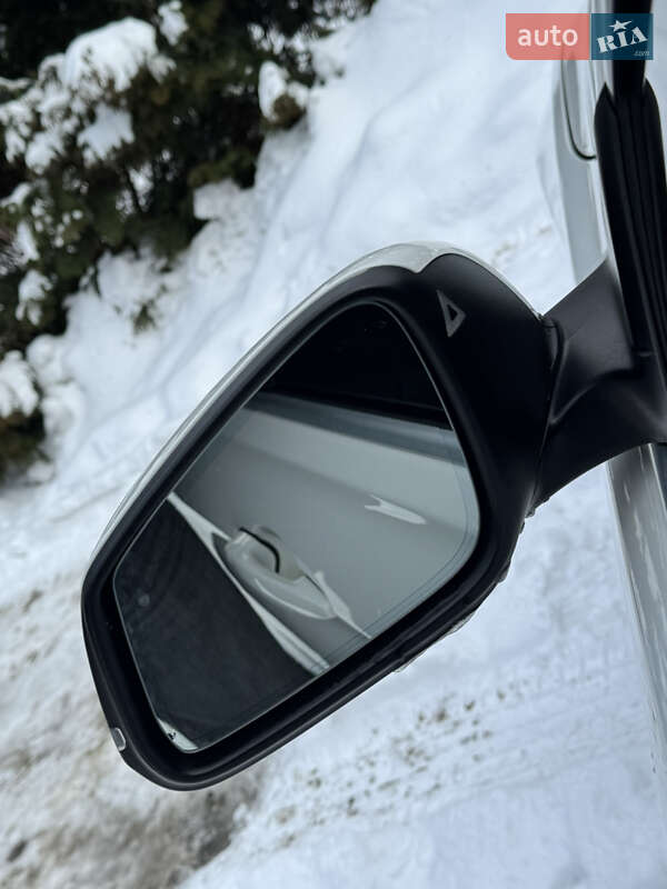 Седан BMW 3 Series 2017 в Львове