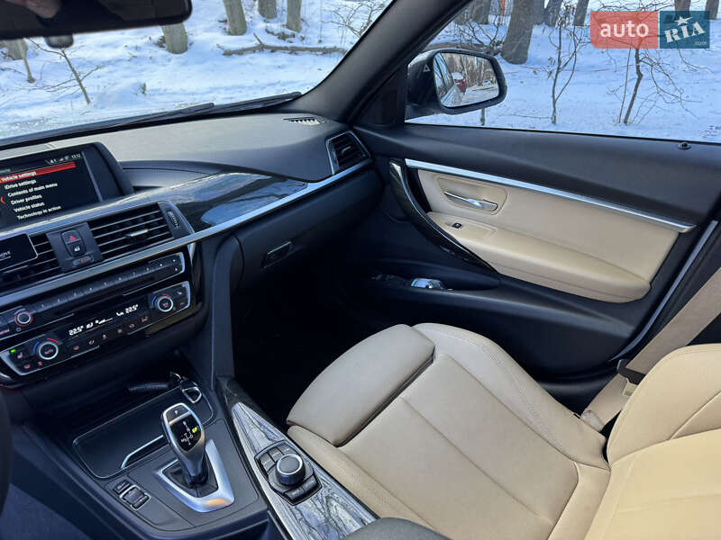 Седан BMW 3 Series 2017 в Львове