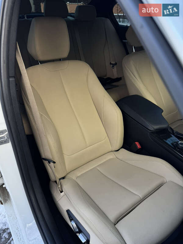 Седан BMW 3 Series 2017 в Львове