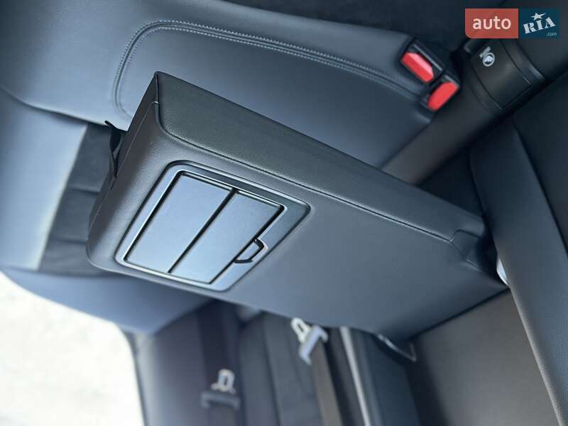 Седан BMW 3 Series 2021 в Киеве