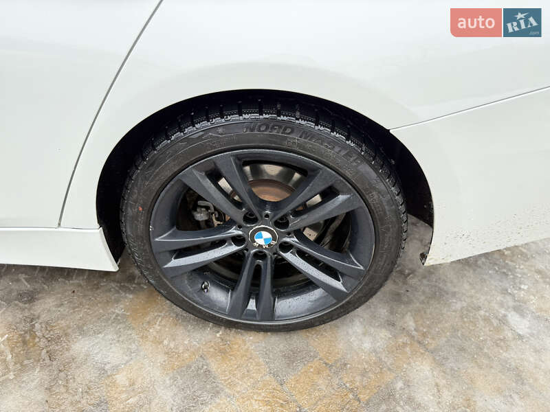 Седан BMW 3 Series 2017 в Могилев-Подольске