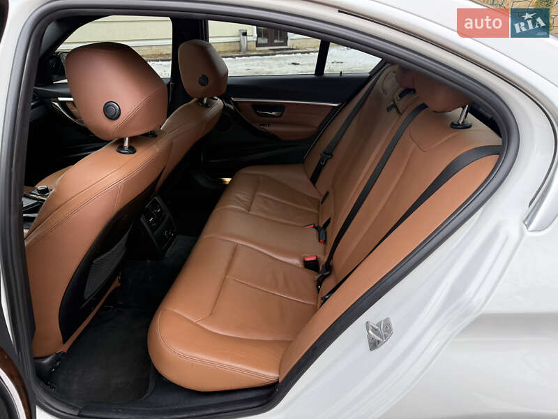 Седан BMW 3 Series 2017 в Могилев-Подольске
