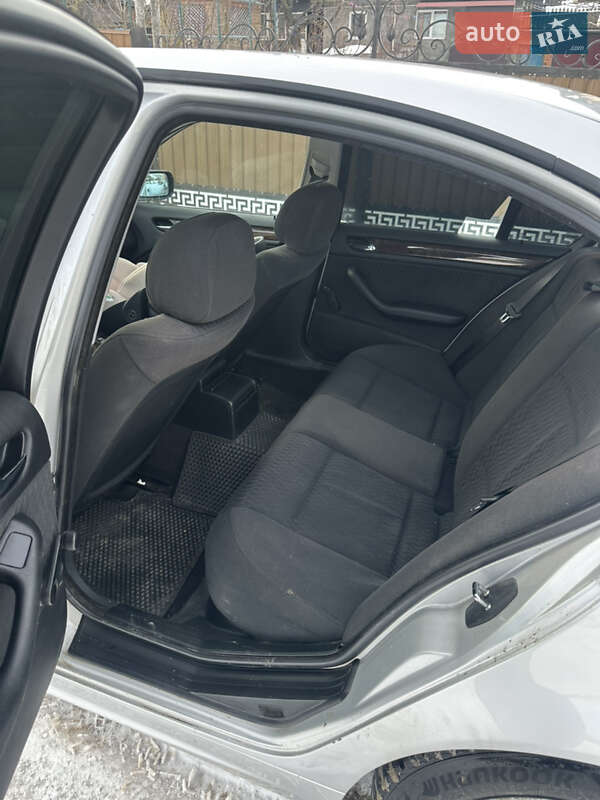 Седан BMW 3 Series 2000 в Кицмани фото 8 Седан BMW 3 Series 2000 в Кицмани