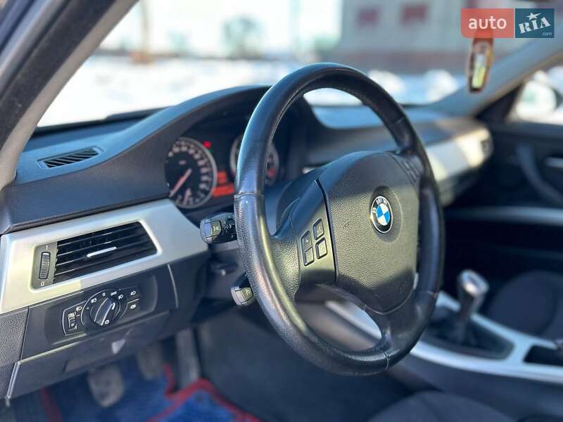 Седан BMW 3 Series 2008 в Мирополе