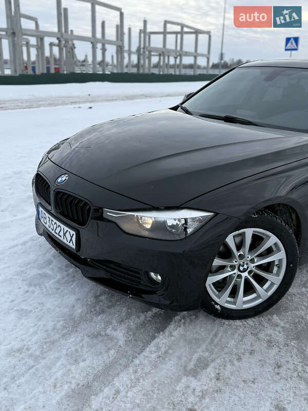 Седан BMW 3 Series 2016 в Виннице