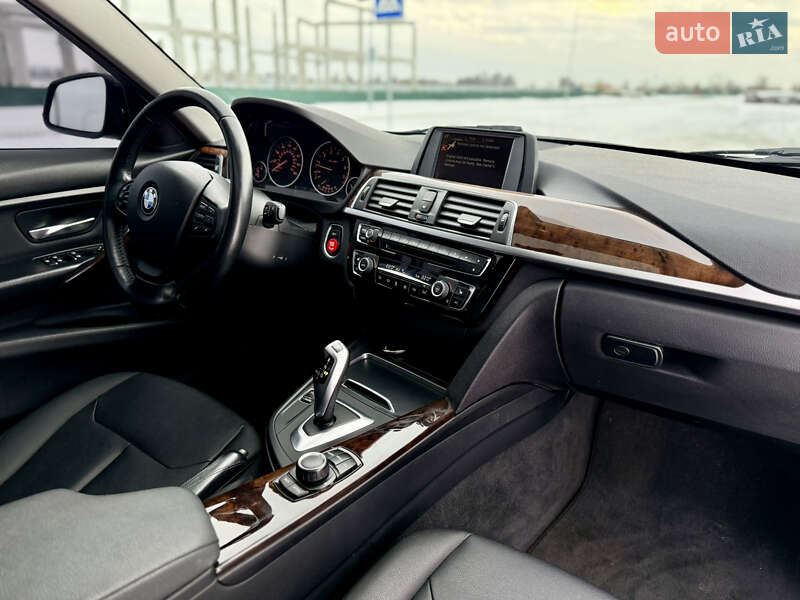 Седан BMW 3 Series 2016 в Виннице