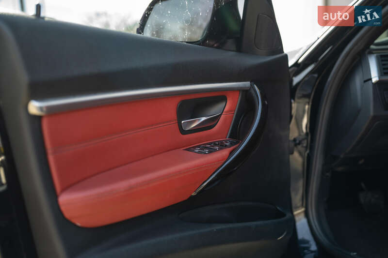 Седан BMW 3 Series 2017 в Черновцах