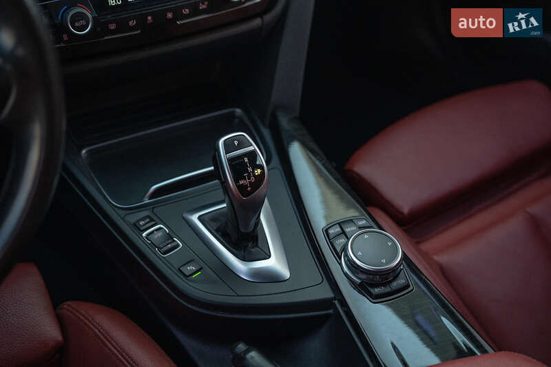 Седан BMW 3 Series 2017 в Черновцах