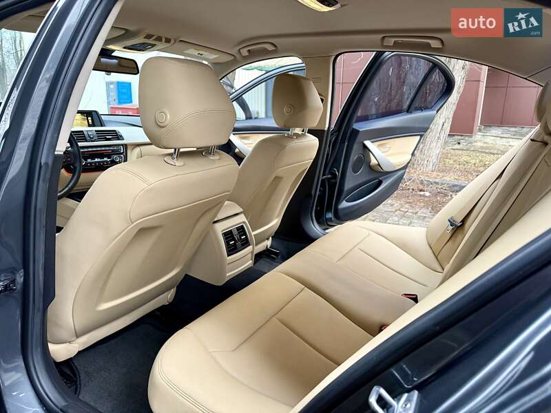 Седан BMW 3 Series 2016 в Днепре