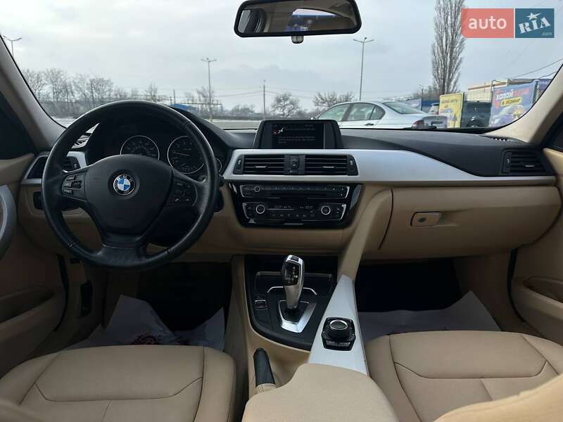 Седан BMW 3 Series 2016 в Одессе