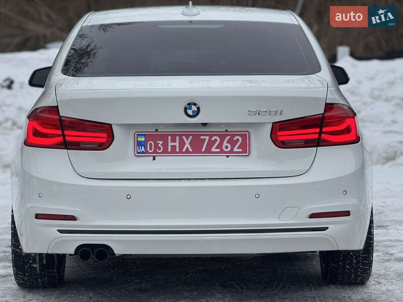 Седан BMW 3 Series 2015 в Сарнах