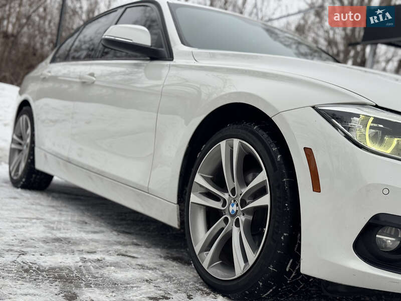 Седан BMW 3 Series 2015 в Сарнах