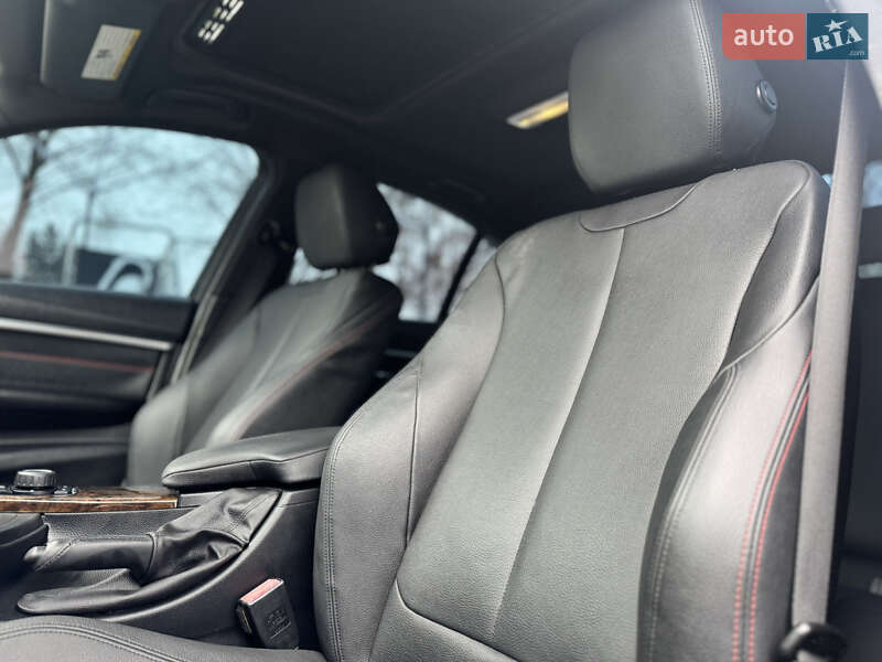 Седан BMW 3 Series 2015 в Сарнах