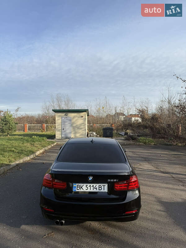Седан BMW 3 Series 2013 в Ровно фото 4 Седан BMW 3 Series 2013 в Ровно