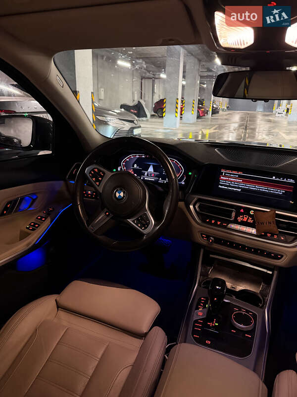Седан BMW 3 Series 2019 в Киеве