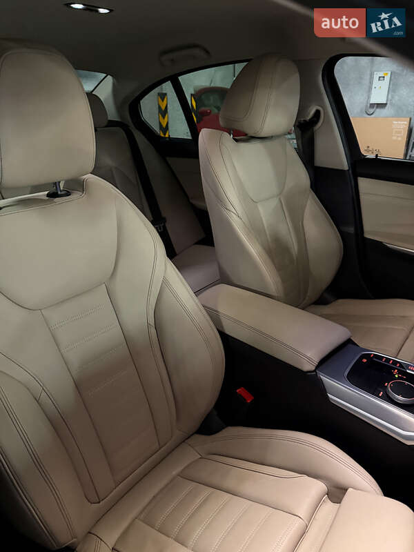 Седан BMW 3 Series 2019 в Киеве
