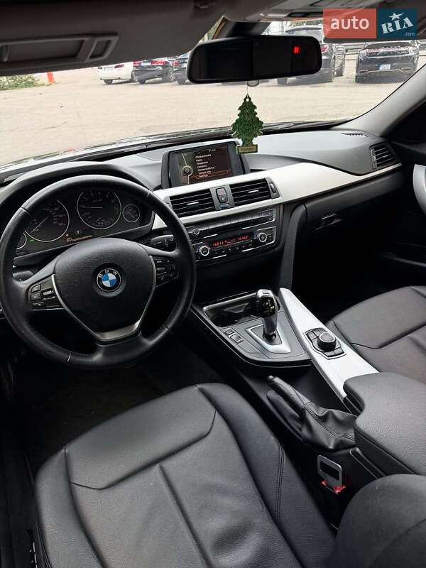 Седан BMW 3 Series 2013 в Львове