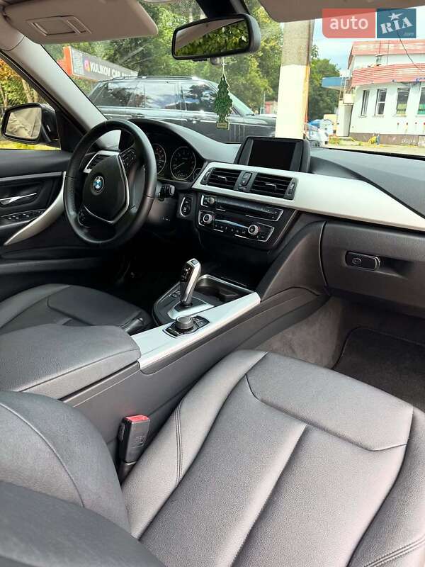 Седан BMW 3 Series 2013 в Львове