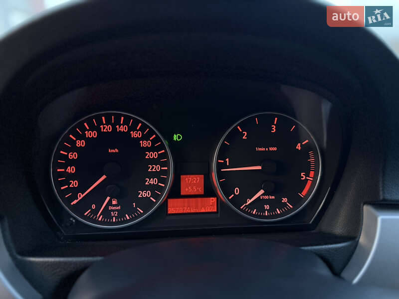 Седан BMW 3 Series 2006 в Черновцах