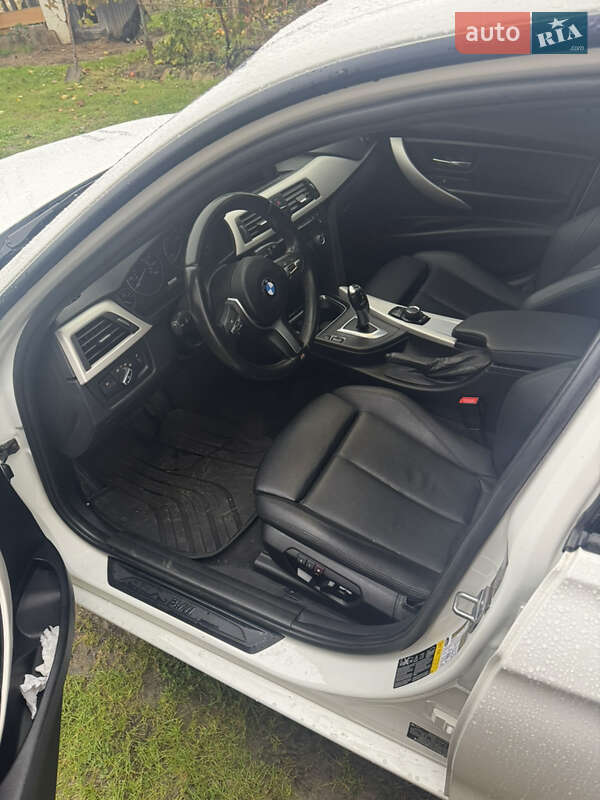 Седан BMW 3 Series 2013 в Новояворівську