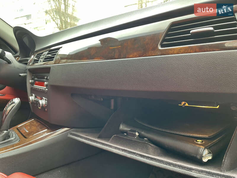 Купе BMW 3 Series 2009 в Киеве фото 16 Купе BMW 3 Series 2009 в Киеве