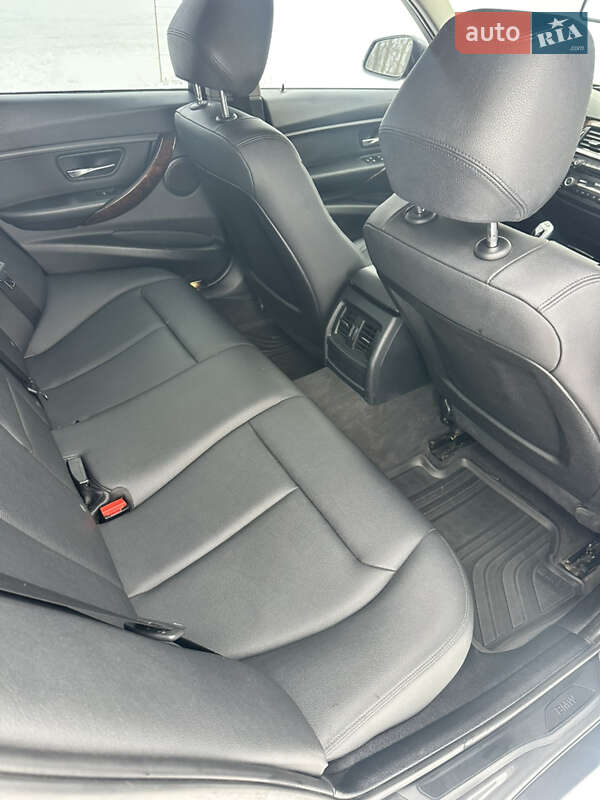 Седан BMW 3 Series 2014 в Умани