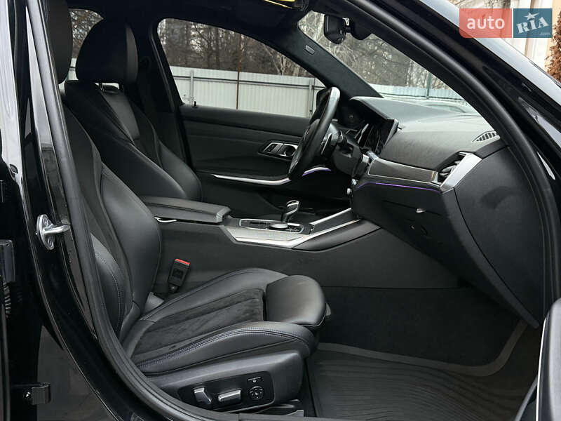 Седан BMW 3 Series 2019 в Киеве