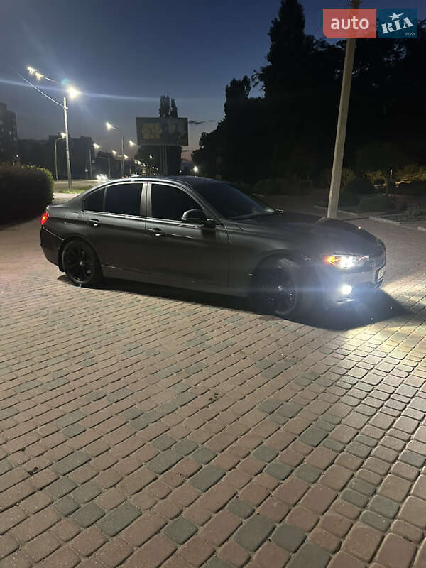 Седан BMW 3 Series 2013 в Павлограде