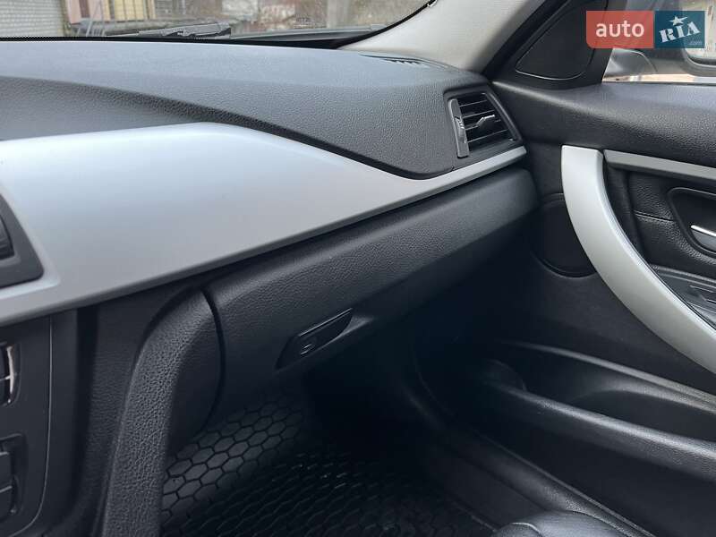 Седан BMW 3 Series 2012 в Киеве фото 11 Седан BMW 3 Series 2012 в Киеве