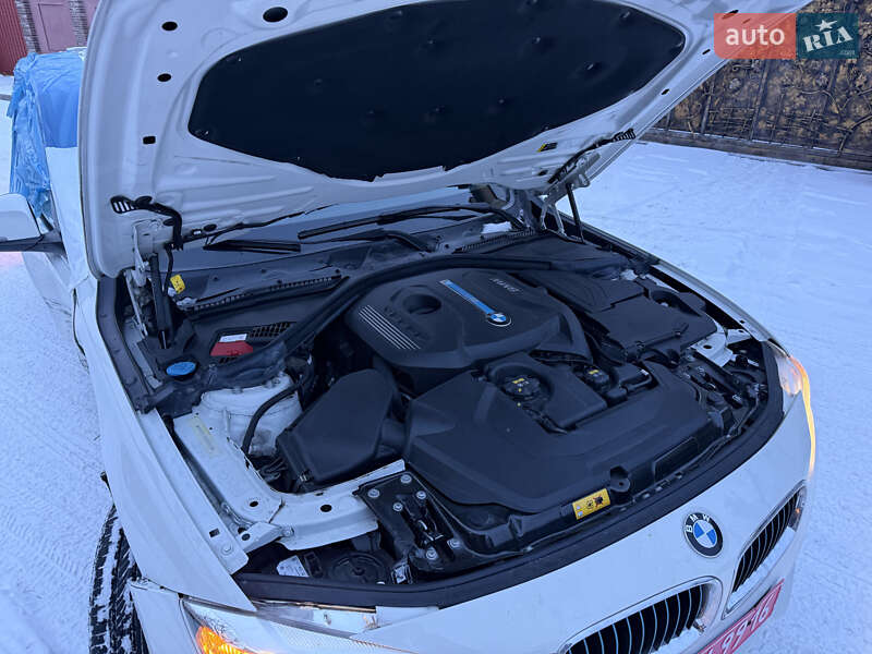 Седан BMW 3 Series 2017 в Львове