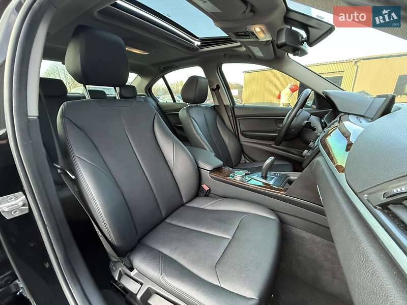 Седан BMW 3 Series 2015 в Львове