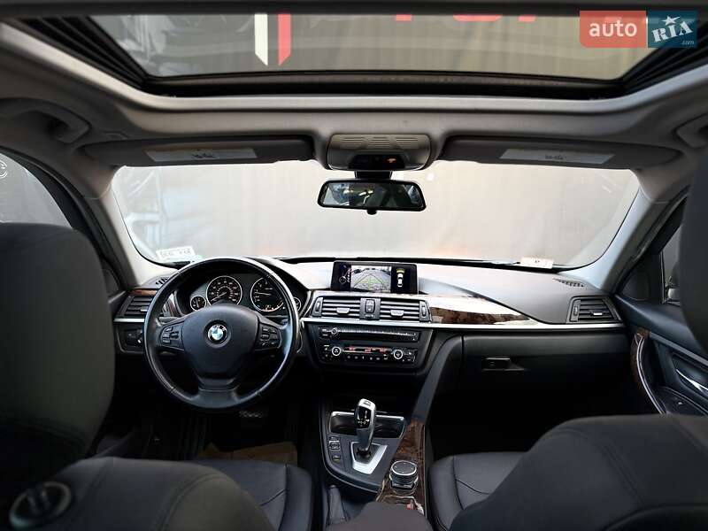 Седан BMW 3 Series 2015 в Львове