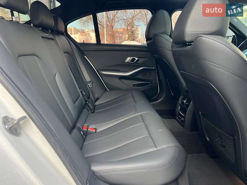 Седан BMW 3 Series 2019 в Ивано-Франковске