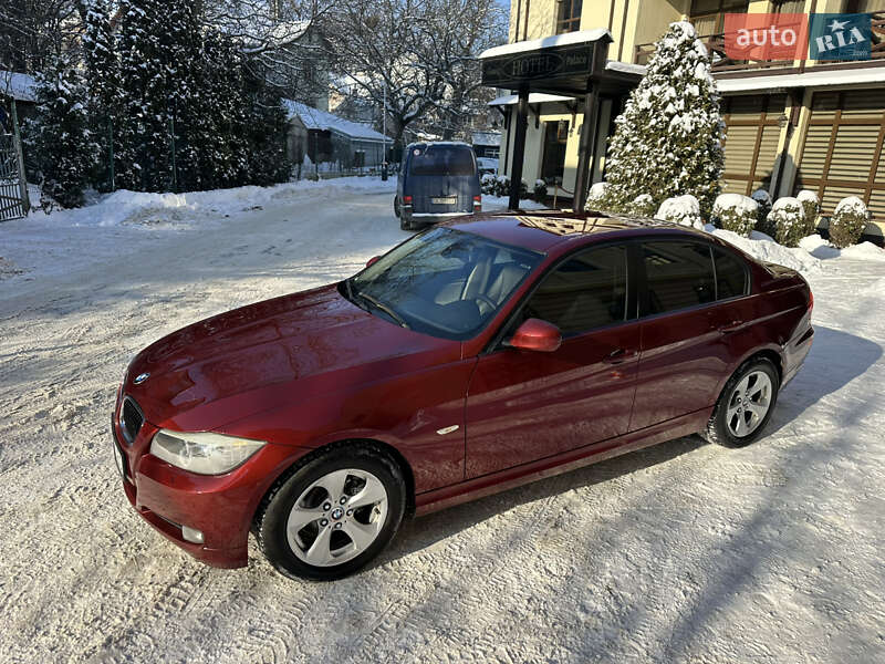 Седан BMW 3 Series 2010 в Черновцах