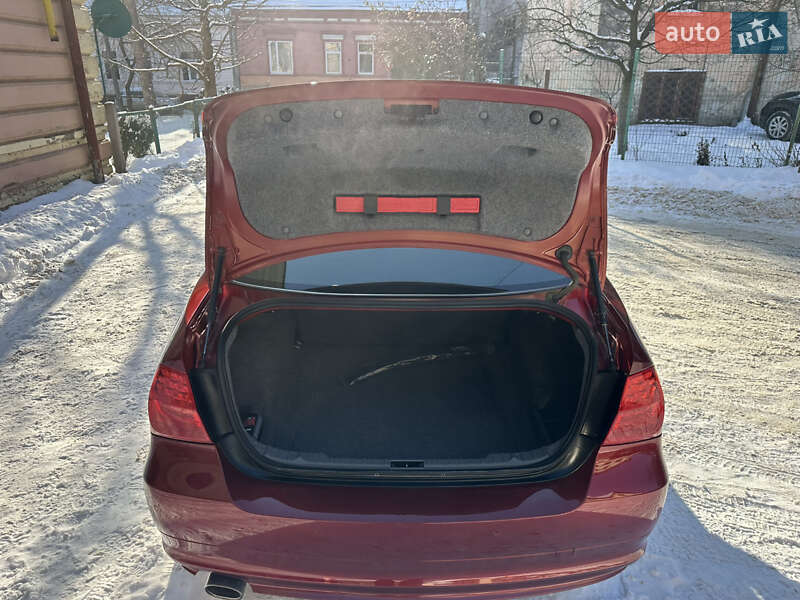 Седан BMW 3 Series 2010 в Черновцах